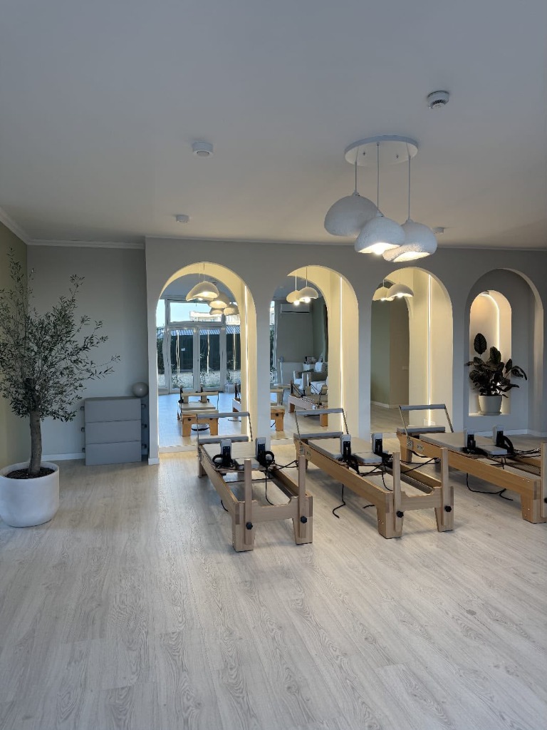 Aparate Pilates Reformer la Bloom Studio Cluj
